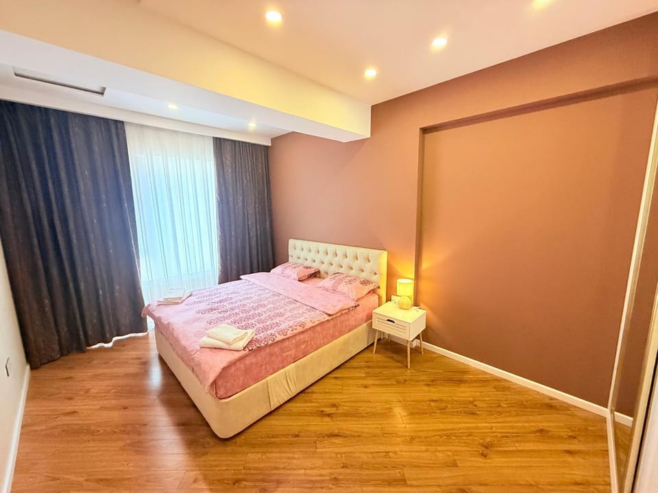 Bedroom, towels