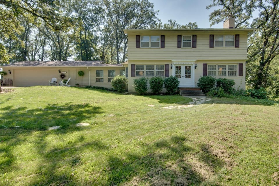 Charming Villisca Getaway w/ Screened Porch! House in Iowa