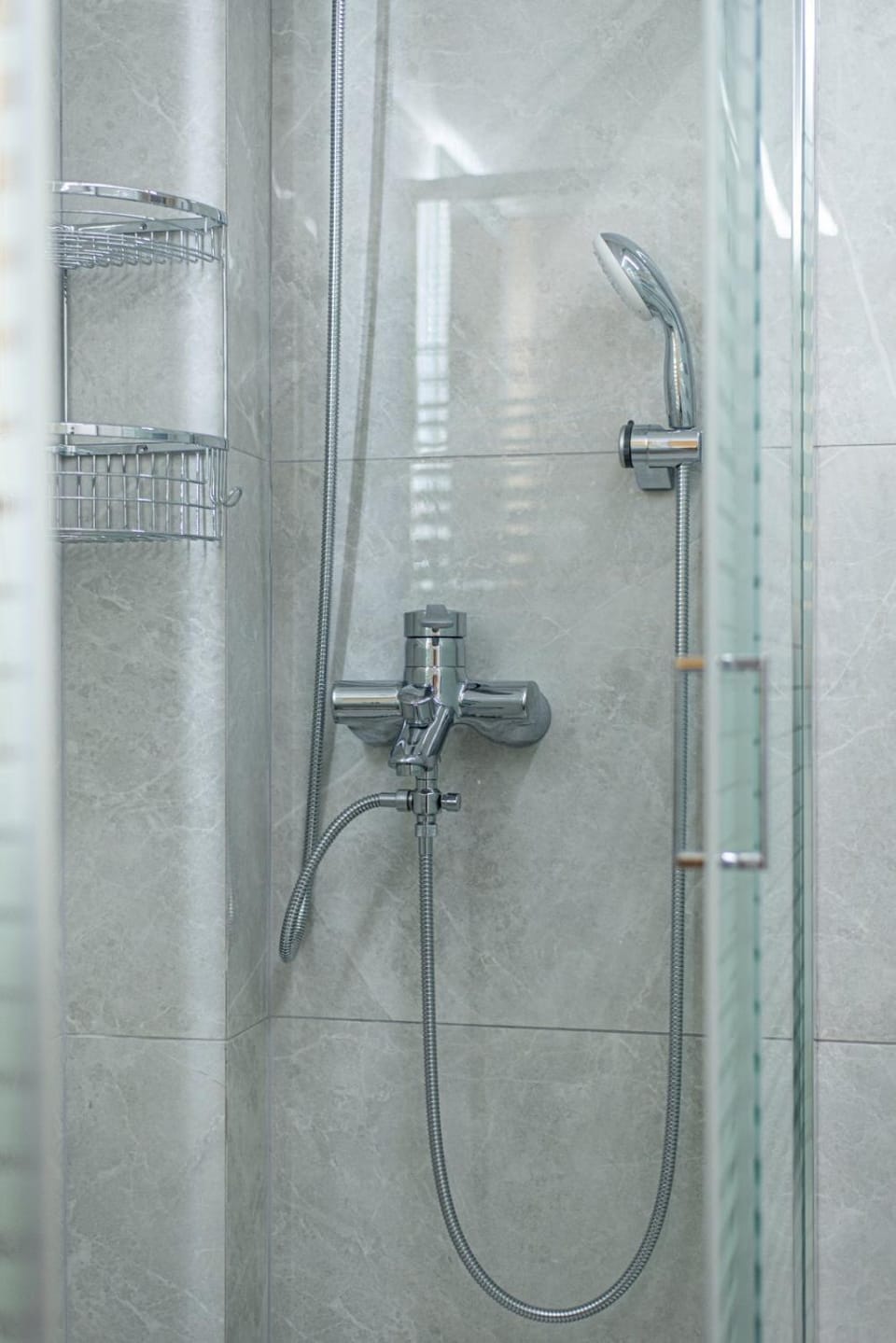 Shower, Hot Tub, Bathroom