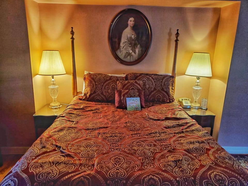 Montague Inn Bed & Breakfast Hotel in Michigan