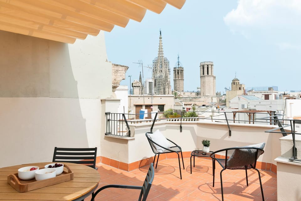 View (from property/room), Balcony/Terrace, City view, Landmark view