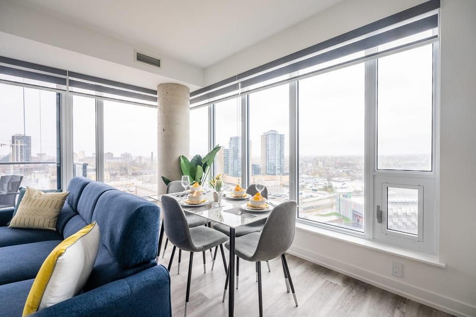 View (from property/room), Dining area, City view
