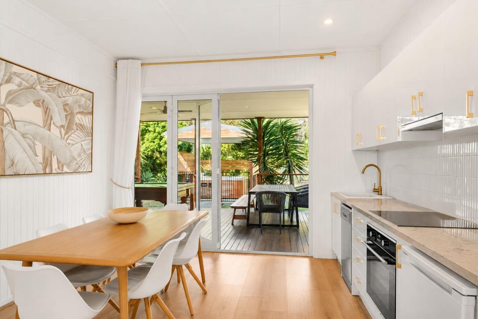 Balcony/Terrace, Kitchen or kitchenette, Dining area, Garden view