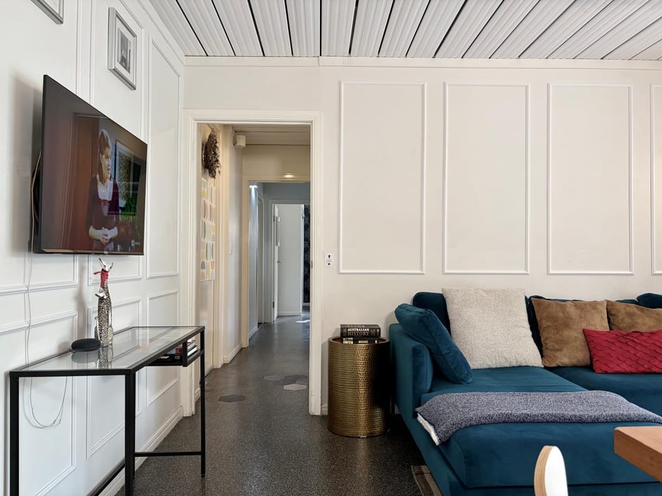 Conifer - Your Private Resort Pool Retreat Apartment in Gold Coast