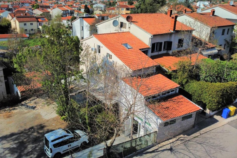 Neighbourhood, Bird's eye view, Street view, Parking