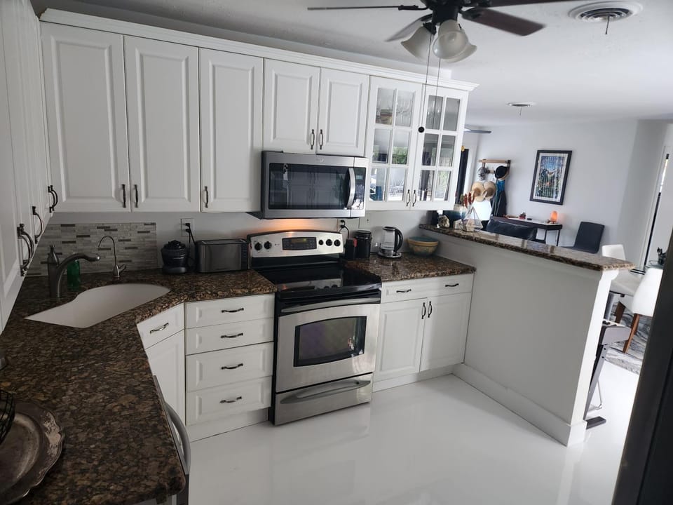 Kitchen or kitchenette, dishwasher, fireplace, minibar, pet friendly, stove, toaster