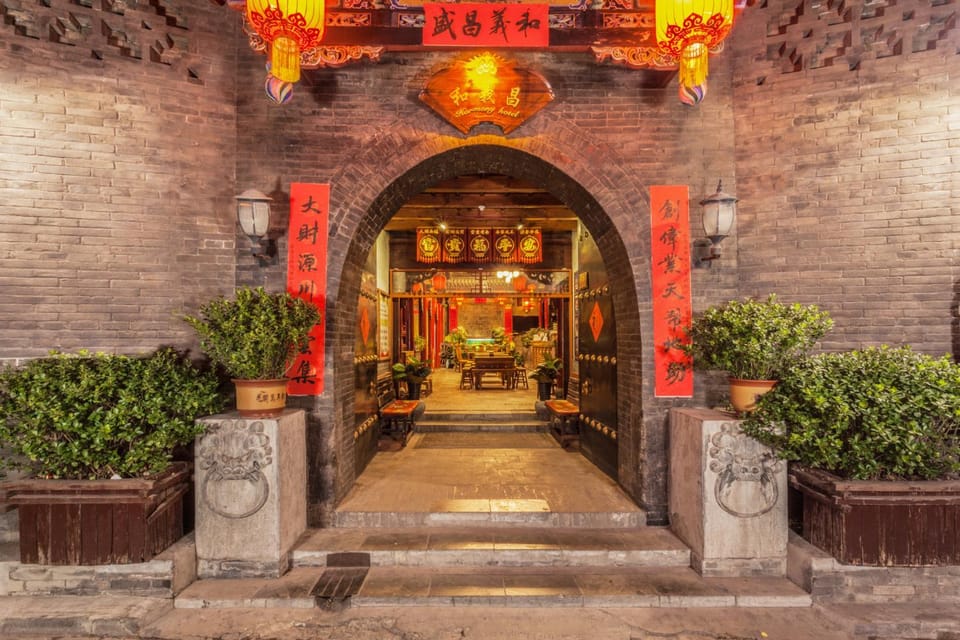 Facade/entrance