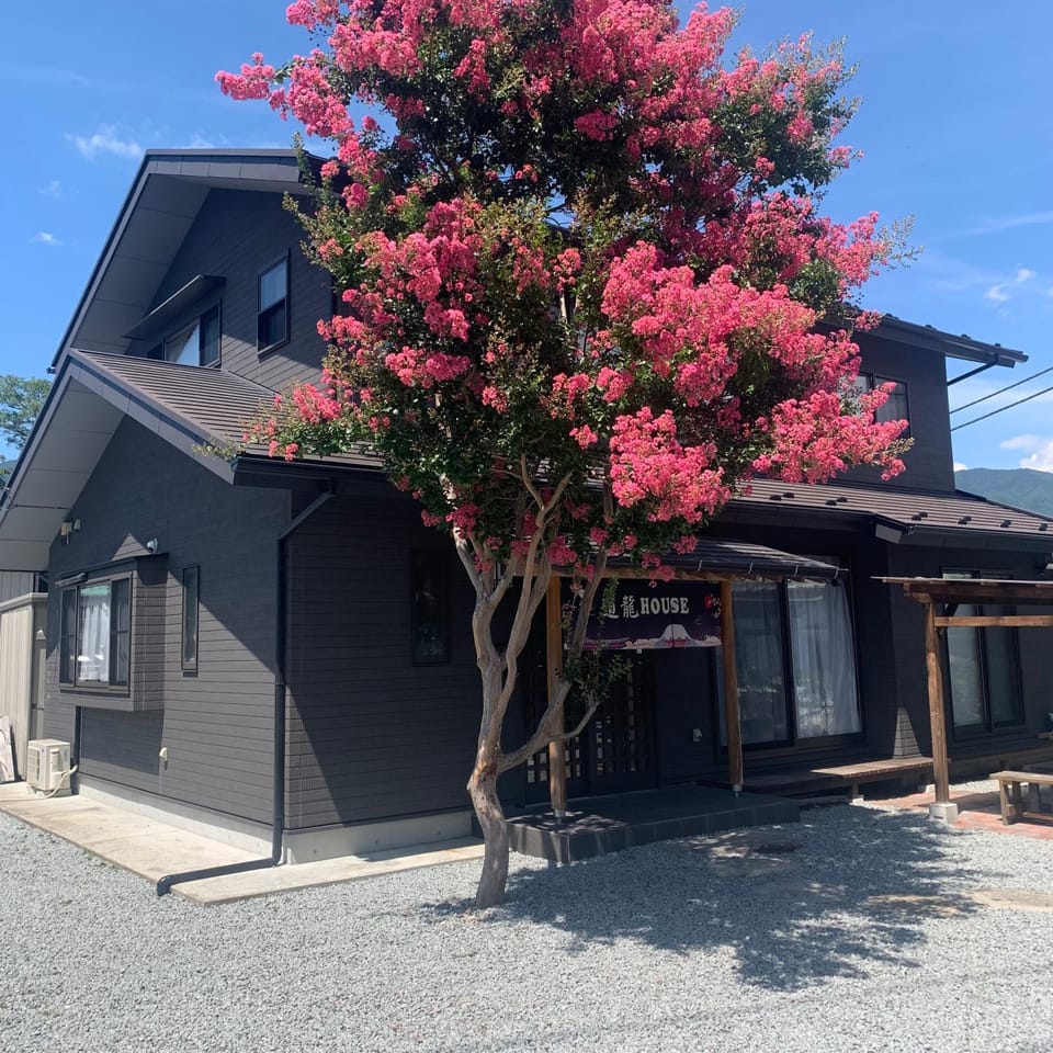Property building, Spring, Day, Neighbourhood, Street view