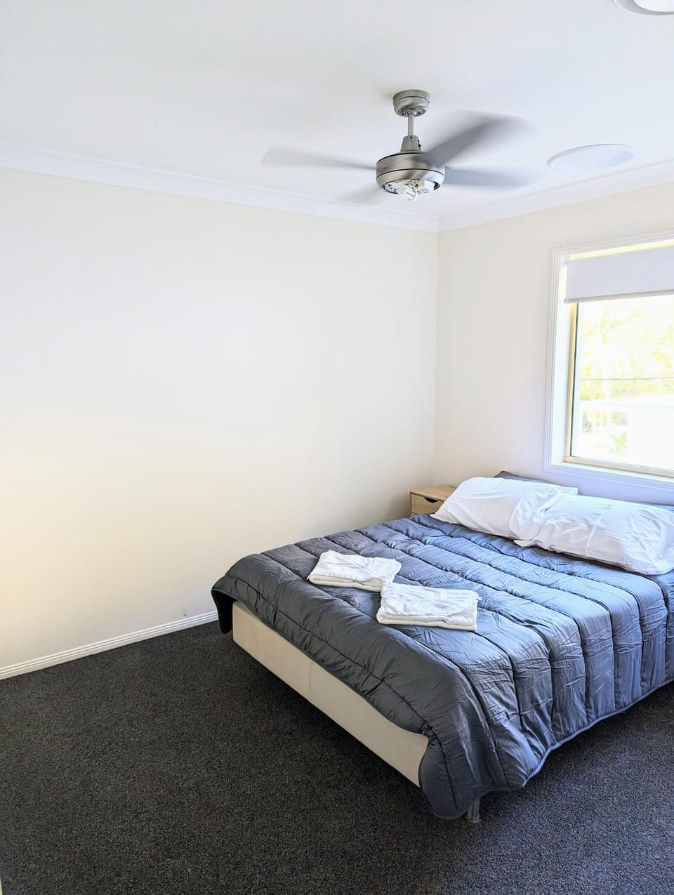 Bedroom, fireplace