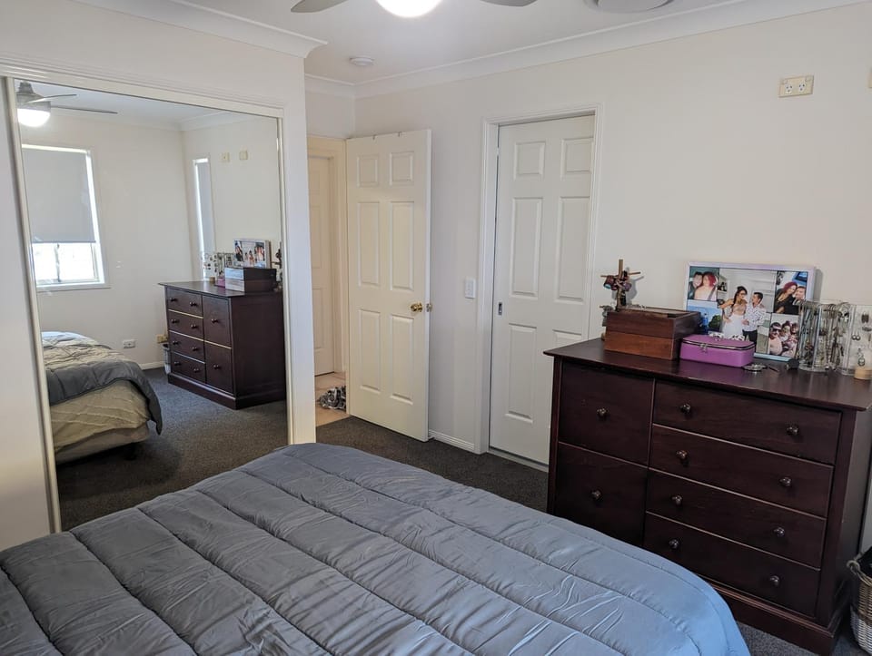 Bedroom, hair dresser