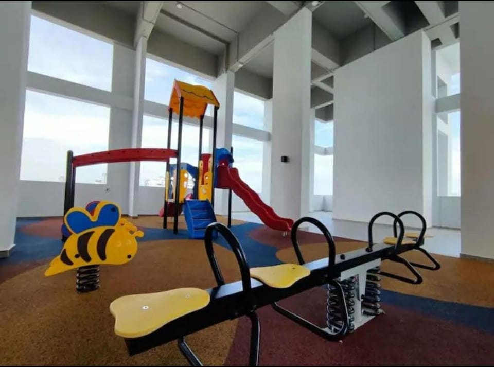 Property building, Kids's club