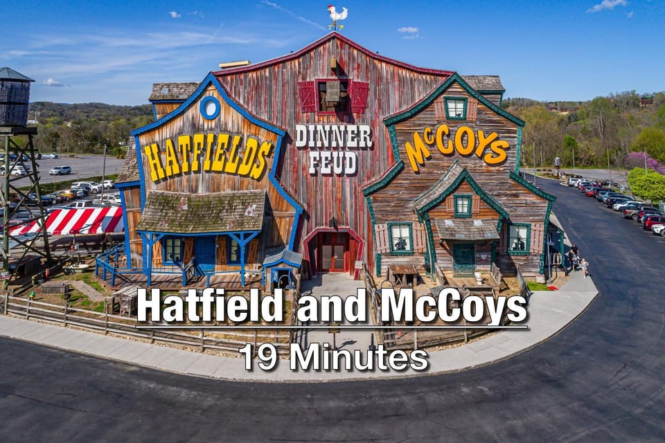 New Luxury Cabin with Stunning MountainVIEWS,HotTub, FirePit, FirePlace,2 KingBeds, 2 CoveredDecks,BBqGrill, ShuffleBoard and Pool Access Cabin in Sevier County