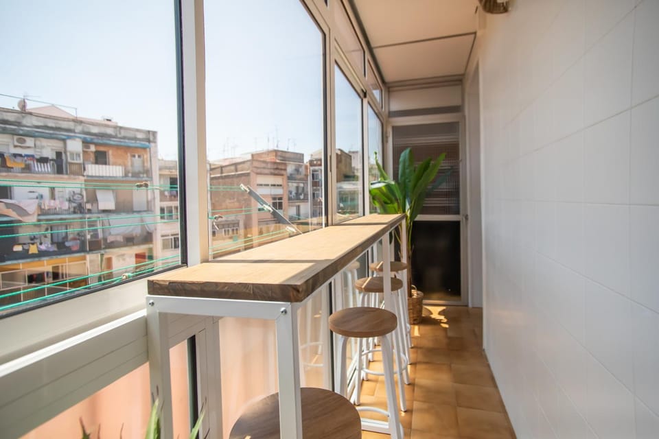 52PAR1012 - Magnific 3BR Apartment in Paralel Apartment in Barcelona