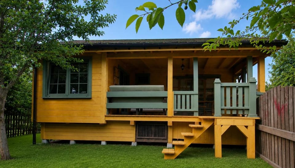 Property building, Garden, Balcony/Terrace, Garden view