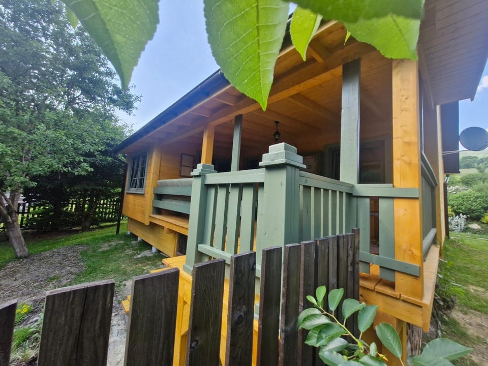 Property building, Garden, Balcony/Terrace, Garden view
