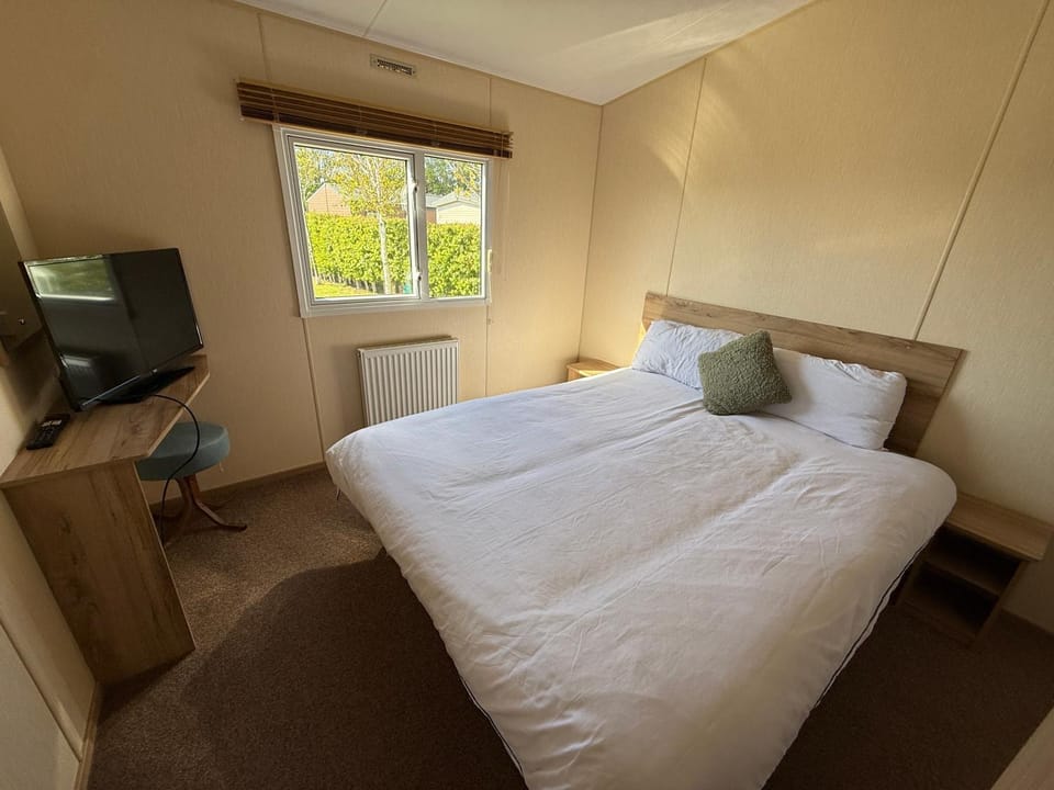 The Meadows 34 - Golden Palm Resort, pet friendly, WiFi & bed linen - Meadow Lakes Caravan & Lodge Hire Apartment in Chapel Saint Leonards