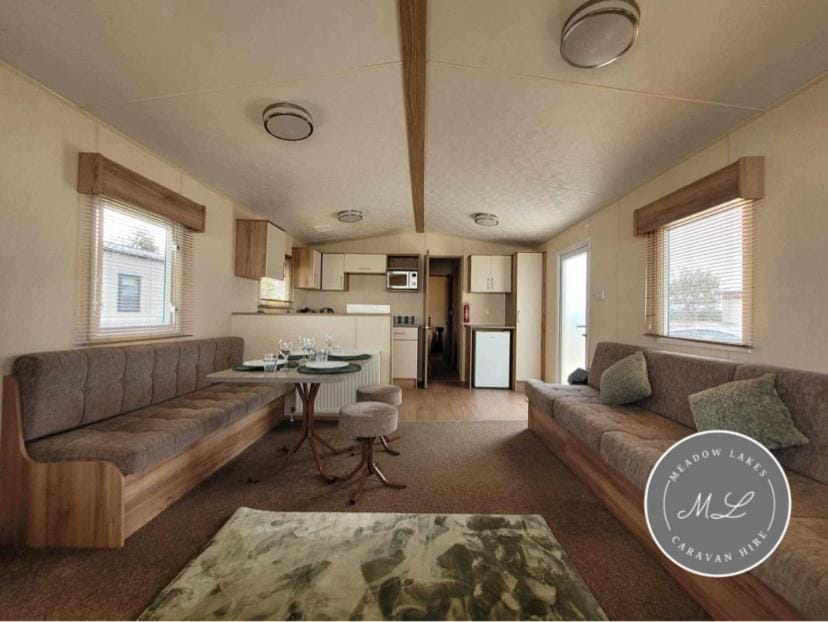 The Meadows 34 - Golden Palm Resort, pet friendly, WiFi & bed linen - Meadow Lakes Caravan & Lodge Hire Apartment in Chapel Saint Leonards