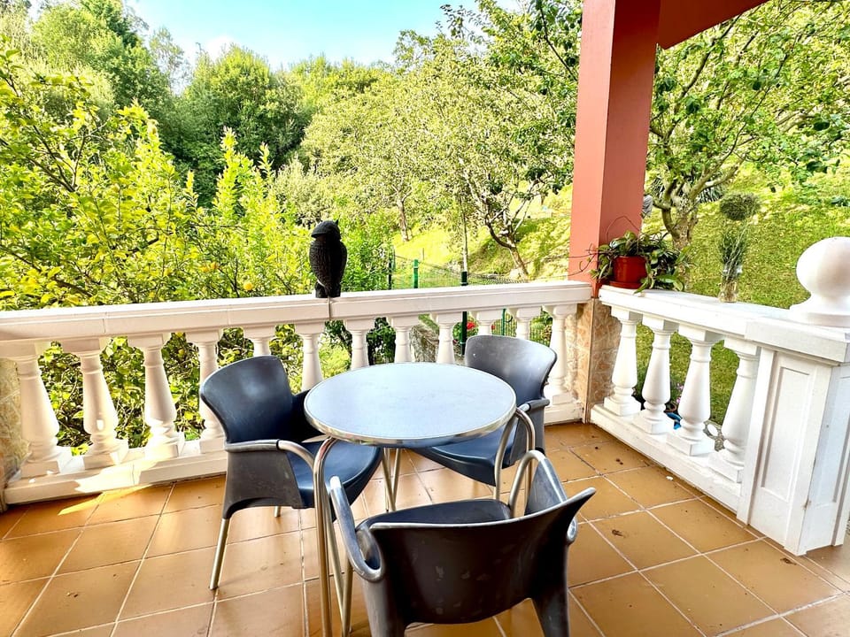 View (from property/room), Balcony/Terrace, Garden view