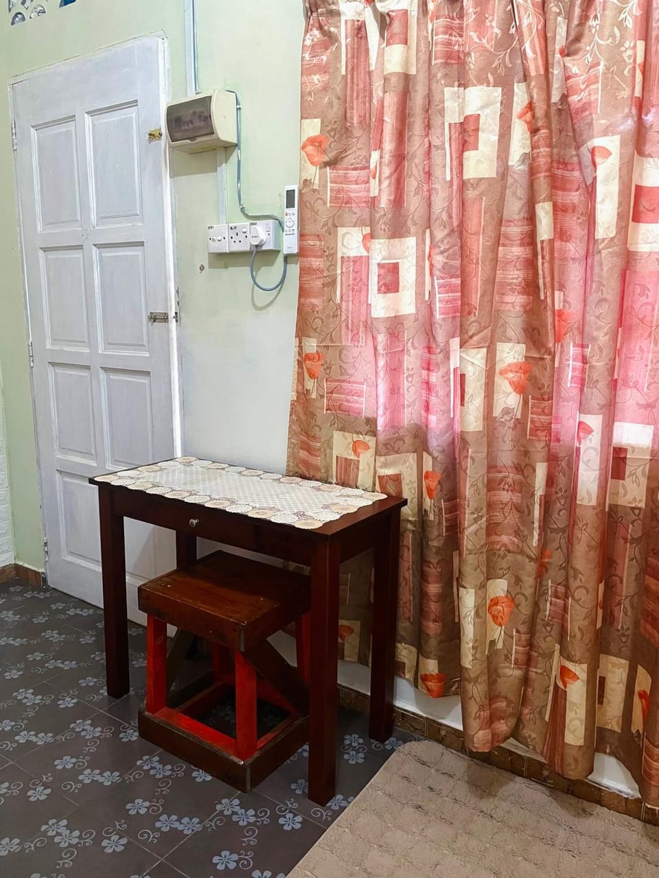yellow homestay House in Pahang, Malaysia