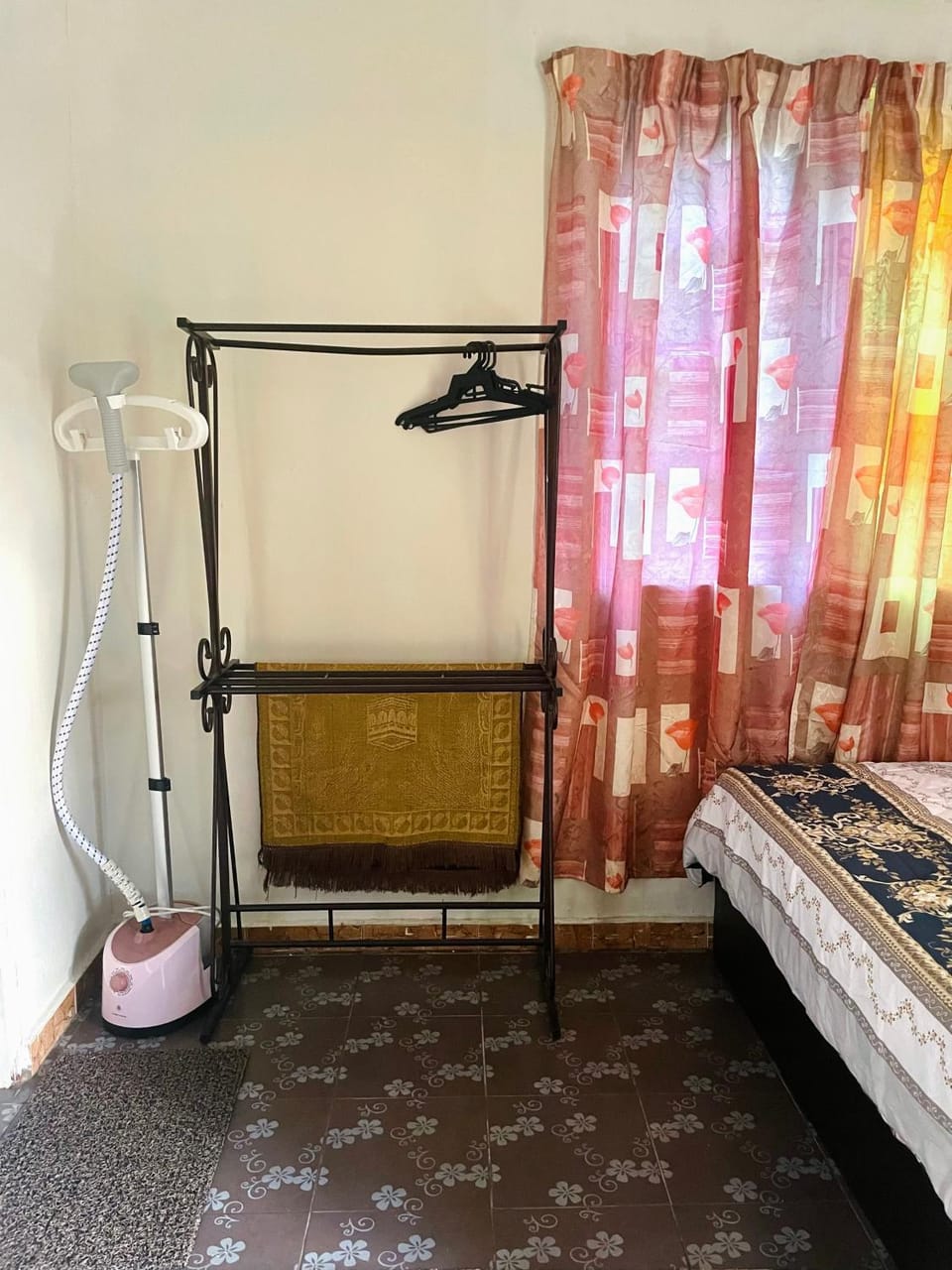 yellow homestay House in Pahang, Malaysia