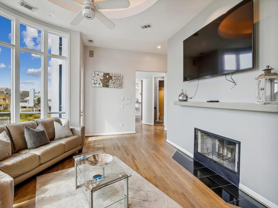 TV and multimedia, Living room, Seating area, fireplace, furniture