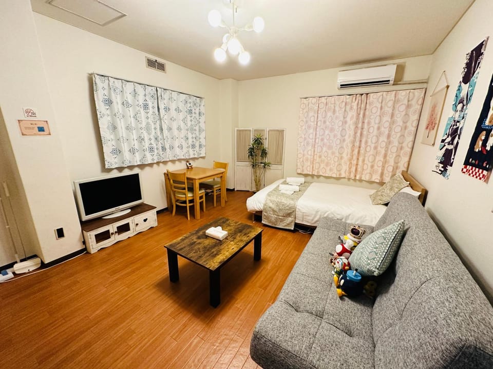 211gblhouse,難波,道頓堀,黒門市場など主要観光地へすぐの好立地usjへもすぐ!駅から1分のおしゃれなお部屋! Apartment in Osaka