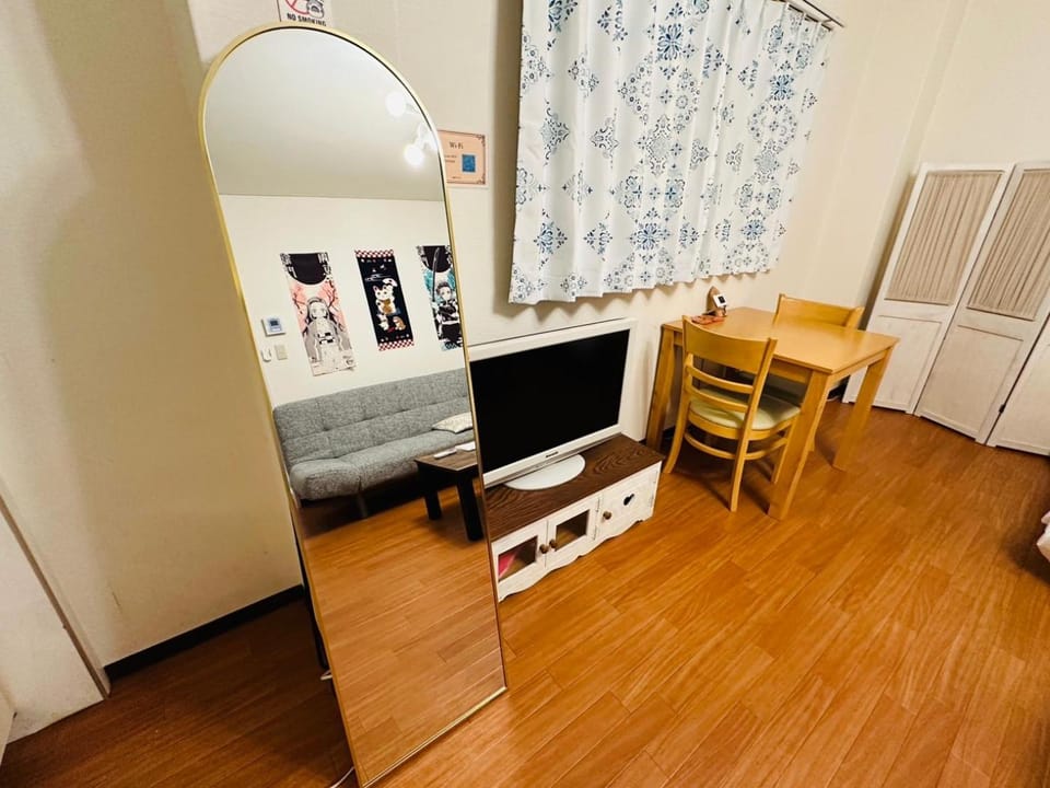 211gblhouse,難波,道頓堀,黒門市場など主要観光地へすぐの好立地usjへもすぐ!駅から1分のおしゃれなお部屋! Apartment in Osaka