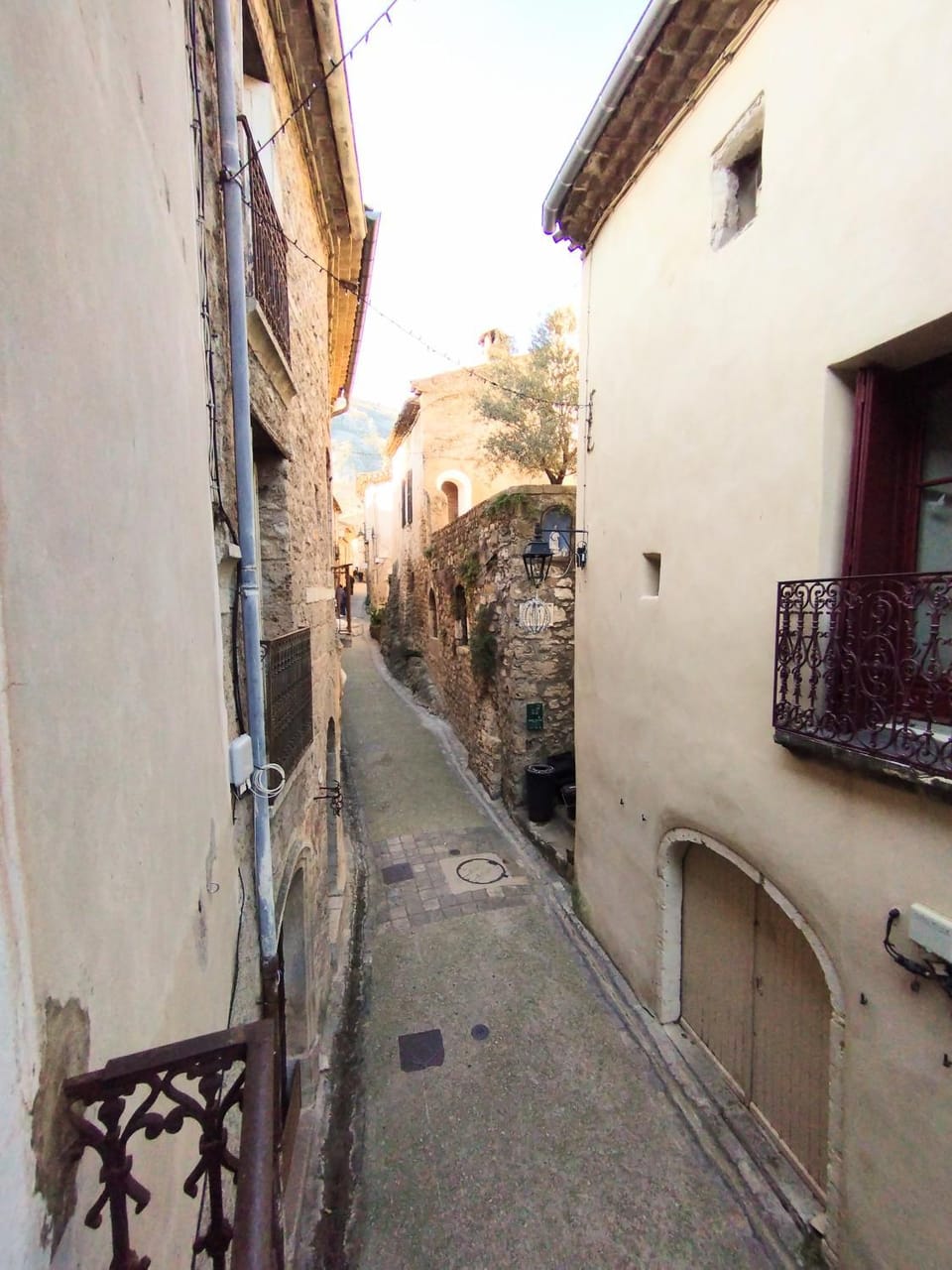 Balcony/Terrace, Street view