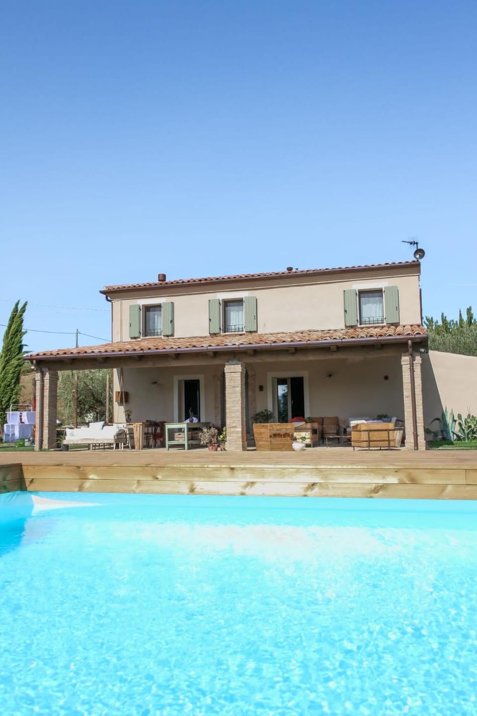 Property building, Pool view