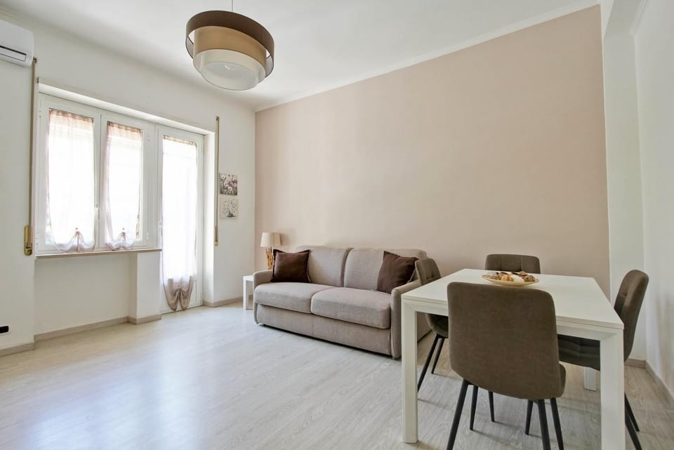 Martina Home Apartment in Rome