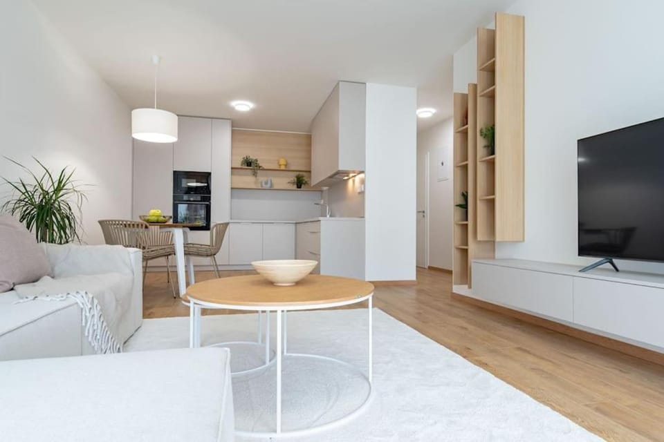Communal lounge/ TV room, TV and multimedia, Living room, Seating area