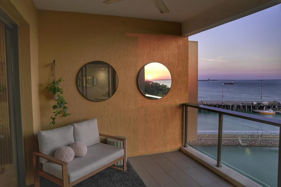 Natural landscape, View (from property/room), Balcony/Terrace, Seating area, Sea view, Sunset