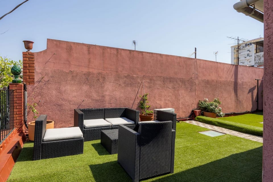 Property building, Balcony/Terrace, Living room