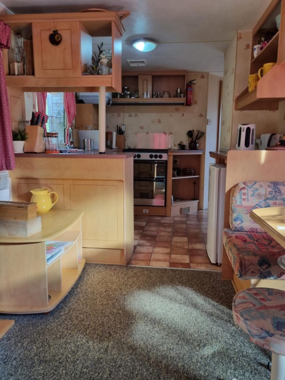 Kitchen or kitchenette, pet friendly, stove