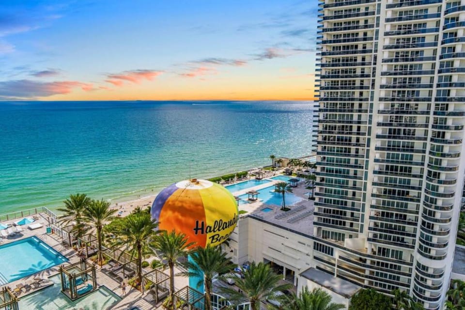 HydeHotel 2BED Lux Condo Ocean View Resort Apartment in Hollywood Beach