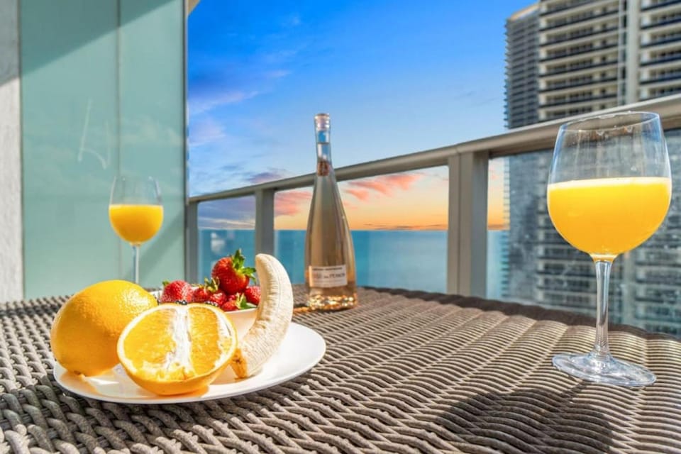 HydeHotel 2BED Lux Condo Ocean View Resort Apartment in Hollywood Beach