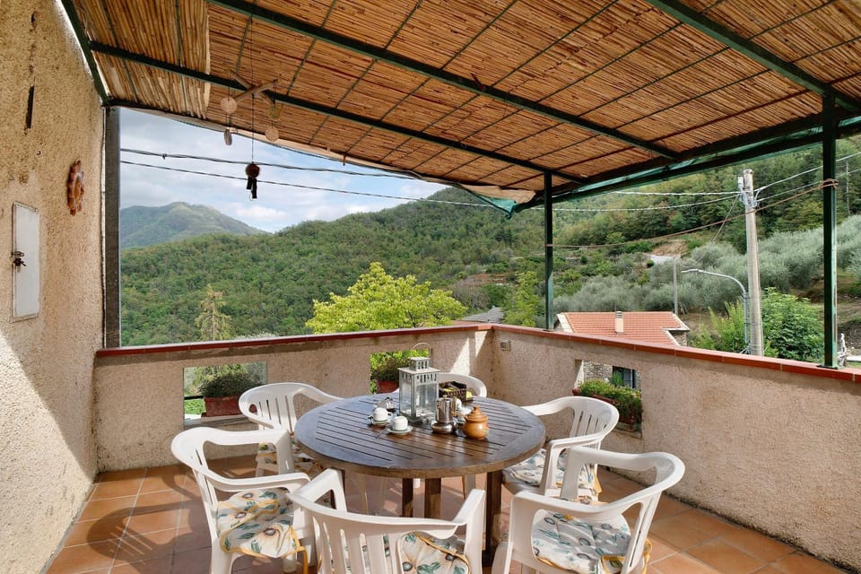 Property building, Balcony/Terrace, Living room