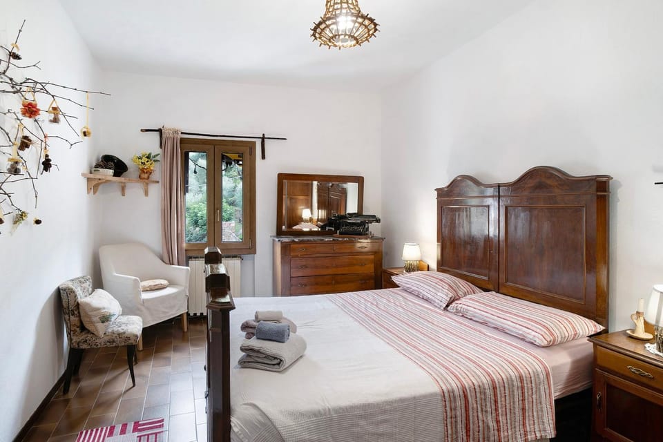Living room, Bedroom
