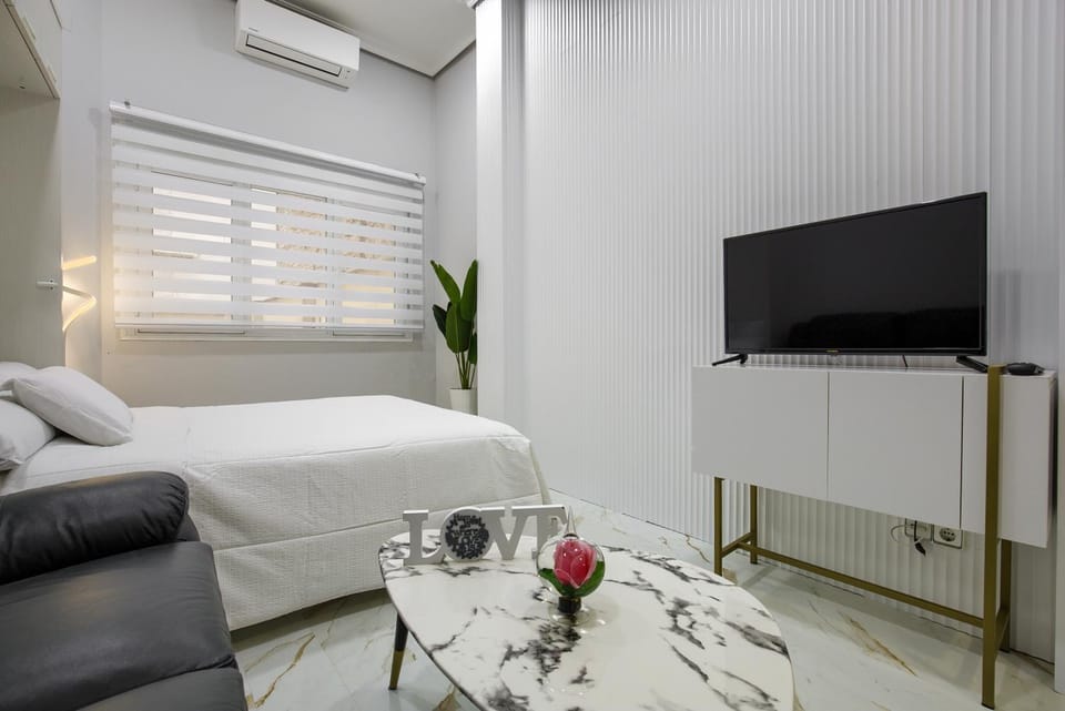 TV and multimedia, Photo of the whole room