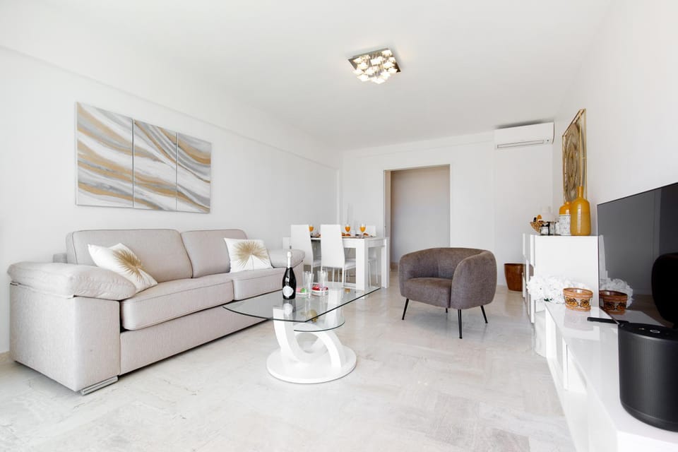 Royal Palm YourHostHelper Apartment in Cannes
