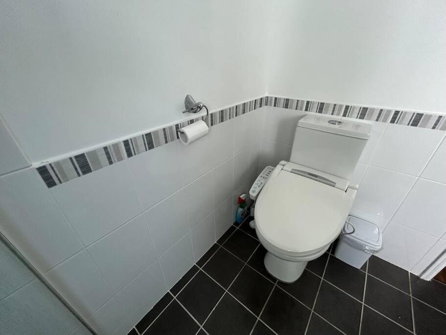 Toilet, Bathroom