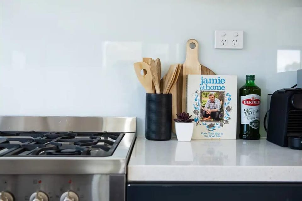 Dreamy Dromana Family Getaway - with Jacuzzi House in Red Hill