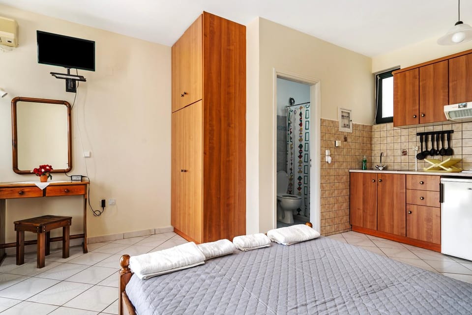 Property building, Bathroom, Living room