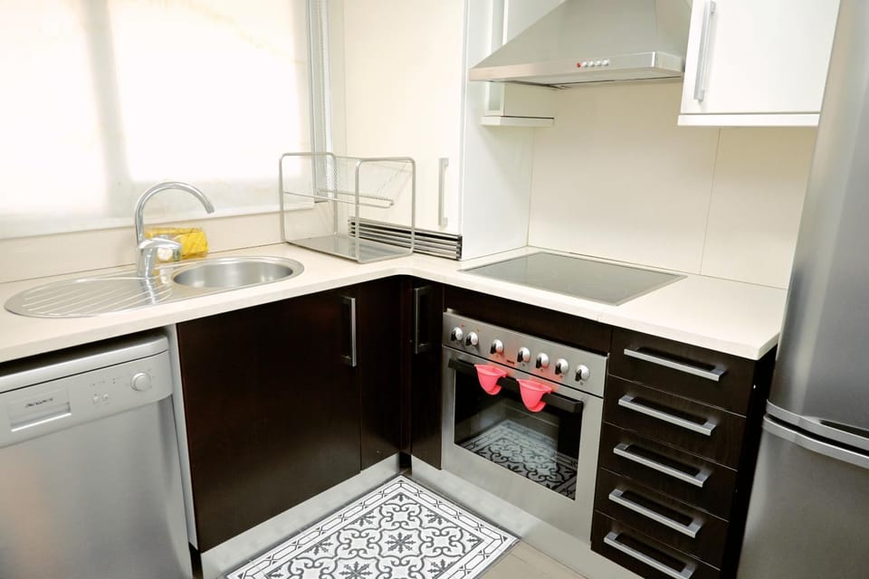 Kitchen or kitchenette, dishwasher, pet friendly, stove