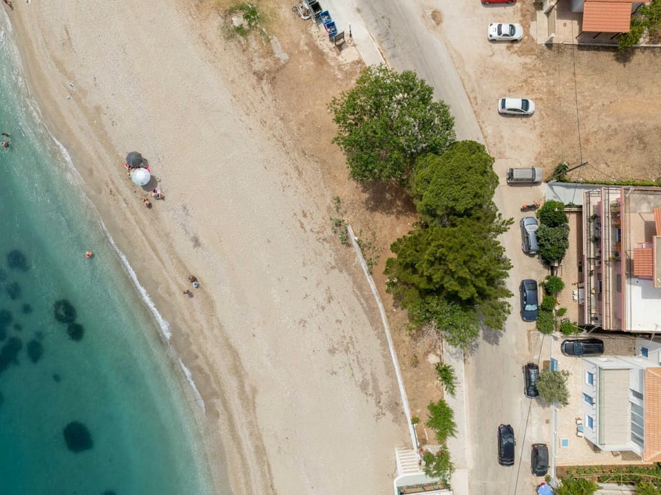 Day, Neighbourhood, Natural landscape, Bird's eye view, Beach, Sea view, Street view, Location, Parking