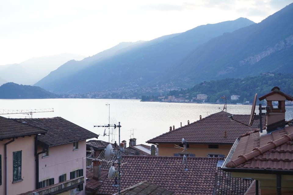 Natural landscape, View (from property/room), Balcony/Terrace, Lake view, Mountain view