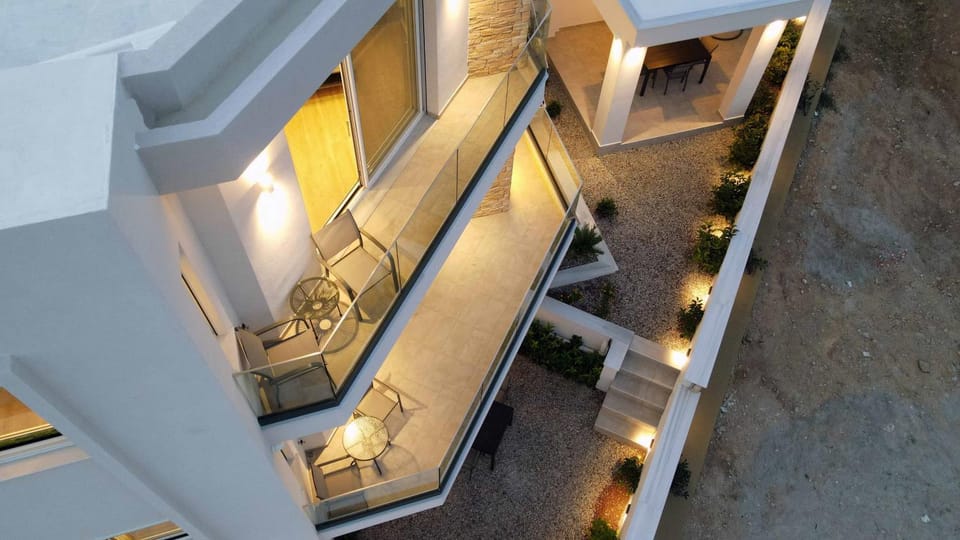 Property building, View (from property/room), Balcony/Terrace