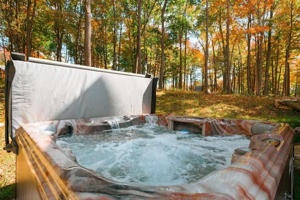 Natural landscape, Hot Tub, Garden view