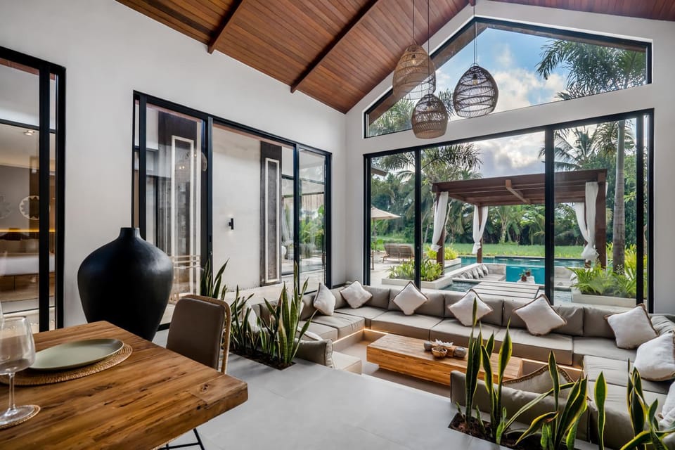 Natural landscape, Garden, Living room, Seating area, Garden view, Pool view, Swimming pool, sunbed