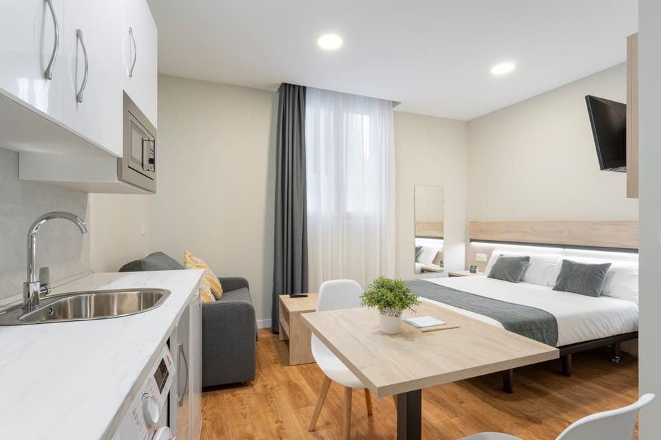 Bed, Kitchen or kitchenette, Photo of the whole room